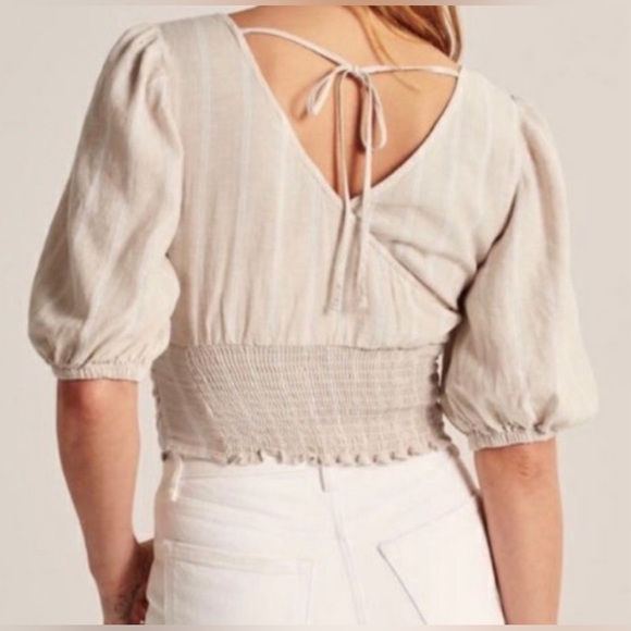 ABERCROMBIE & FITCH PUFF SLEEVE WRAP LOW VNECK BLOUSE - Picture 2 of 12